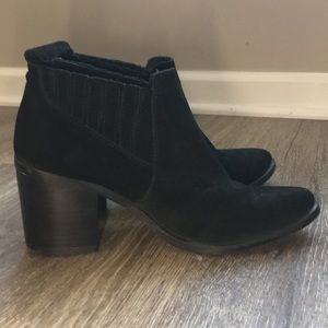 7.5 black suede bootie Steve Madden